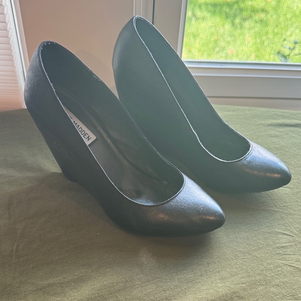Steve Madden Classic Black Wedge Shoes